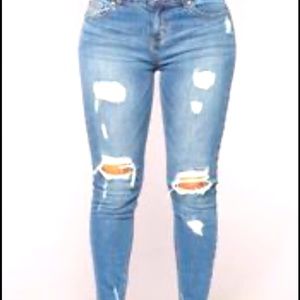 Fashion Nova Distressed ankle jeans